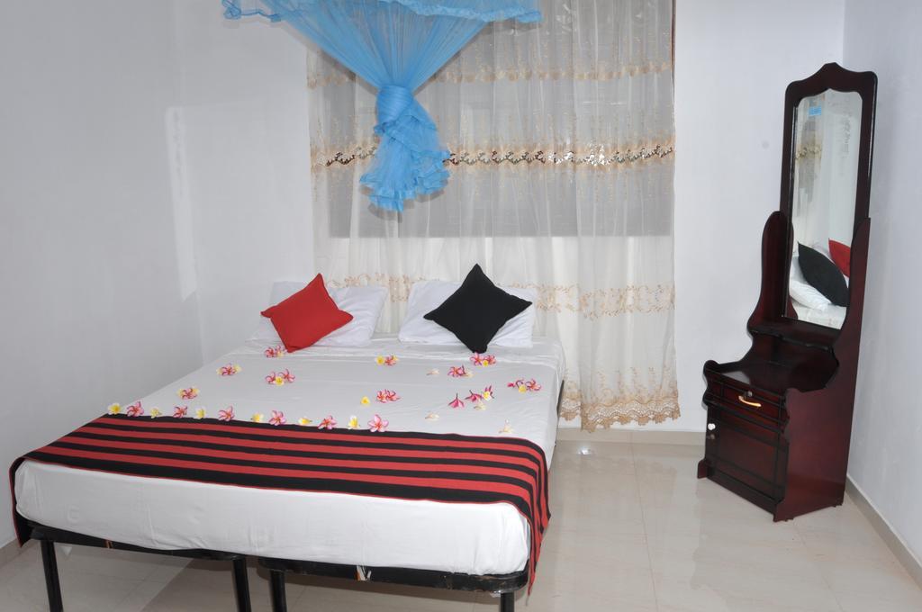 Tms Beach House Negombo Exterior photo